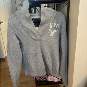 American Eagle Outfitters Gray V-Neck Sweater